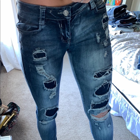Distressed jeans - Picture 4 of 5
